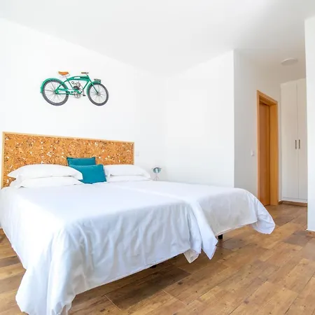 Sun - Surf Camp & Hostel