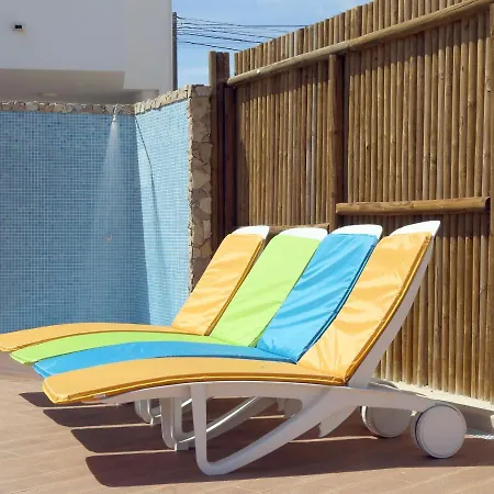 Sun - Surf Camp & Hostel