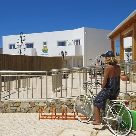 Hostel Sun - Surf Camp & Sagres