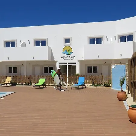 Sun - Surf Camp & *