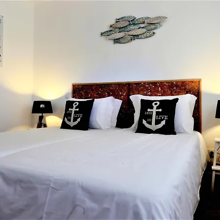 Sun - Surf Camp & Hostel
