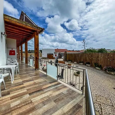 Hostel Sun - Surf Camp & *