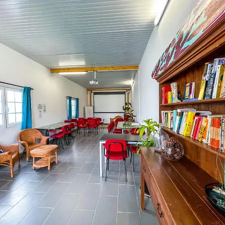 Sun - Surf Camp & Hostel *