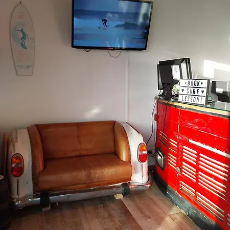 Hostel Sun - Surf Camp & *
