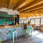 Sun - Surf Camp & Hostel *