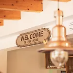 Hostel Sun - Surf Camp & *