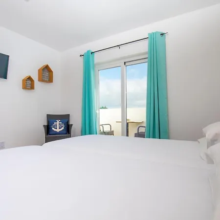 Sun - Surf Camp & * Sagres