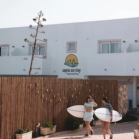 Sun - Surf Camp & بيت شباب *