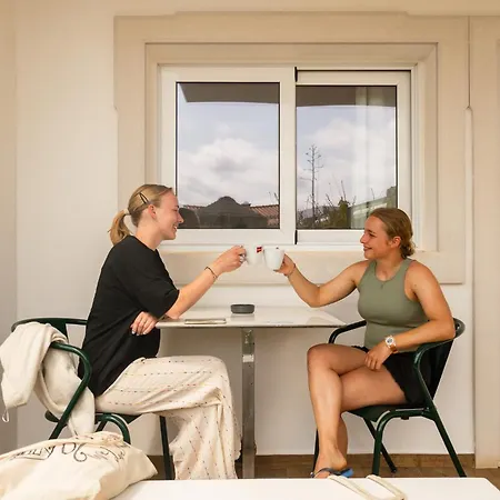 Хостел Sun - Surf Camp & Сагреш