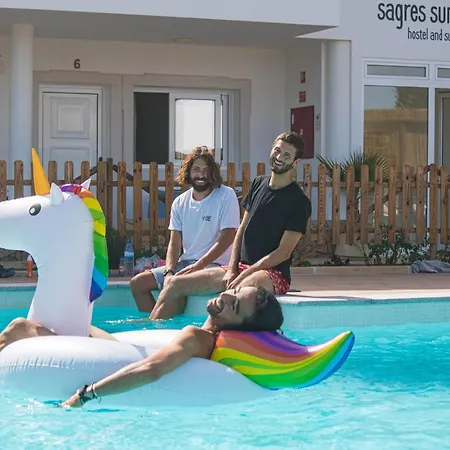 Sun - Surf Camp & Hostel *