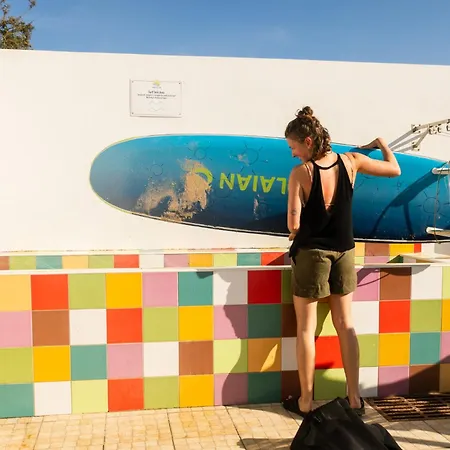 Sun - Surf Camp & * ساغريش