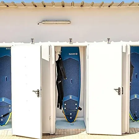 Sun - Surf Camp & *