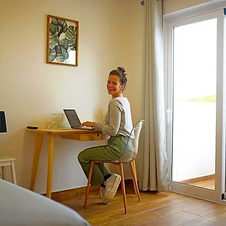 Hostel Sun - Surf Camp & Sagres