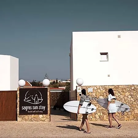 Hostel Sun - Surf Camp & Sagres