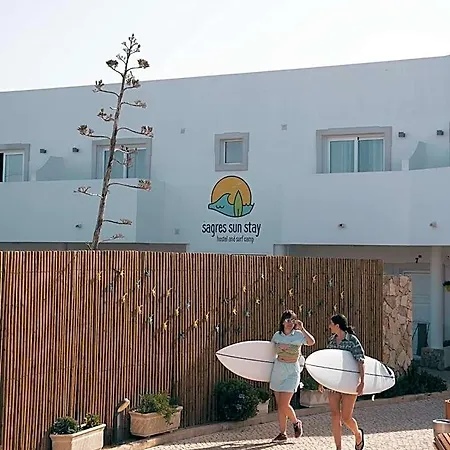 Hostel Sun - Surf Camp & *