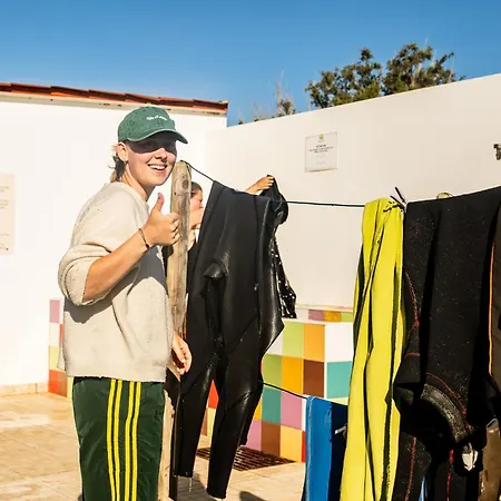 Sun - Surf Camp & Hostel *