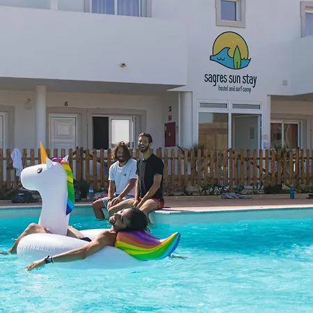 Hostel Sun - Surf Camp & *