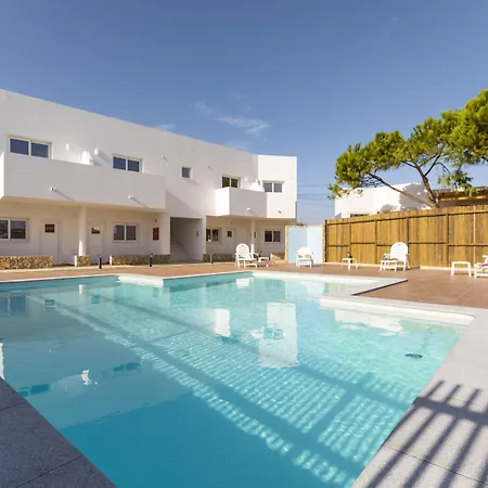 Auberge de jeunesse Sun - Surf Camp & *