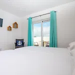Sun - Surf Camp & * Σάγκρες