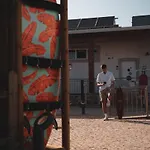 Sun - Surf Camp & * Σάγκρες