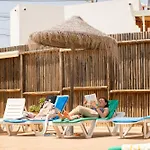 Hostel Sun - Surf Camp & *