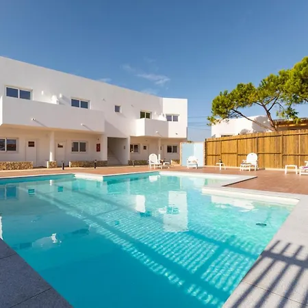 Hostel Sun - Surf Camp & Σάγκρες