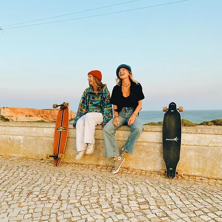 Sun - Surf Camp & Σάγκρες