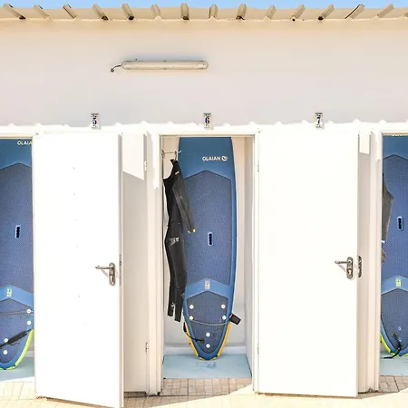 Sun - Surf Camp & Σάγκρες